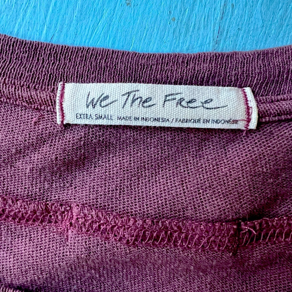 Free People W xs flowy half top 3/4 sleeve lght weight - stylish pretty maroon